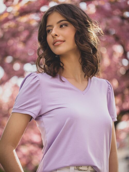 Top s nariasenými rukávmi posledný kus v lila farbe